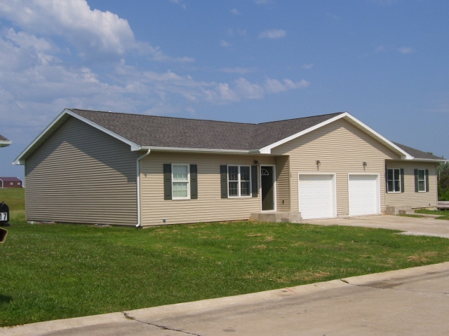 Real Estate - Kirksville - Front view
